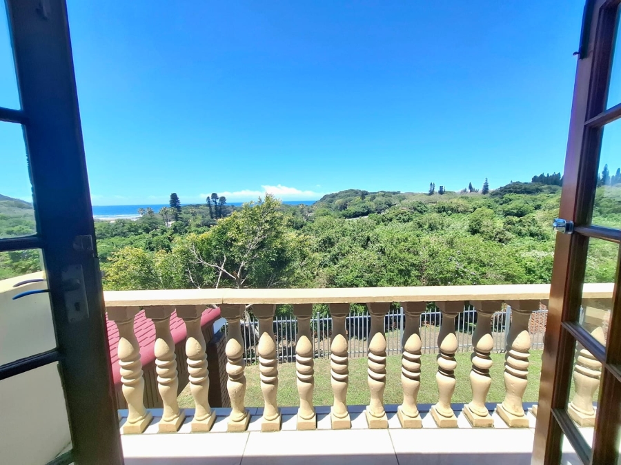 6 Bedroom Property for Sale in Baysville Eastern Cape